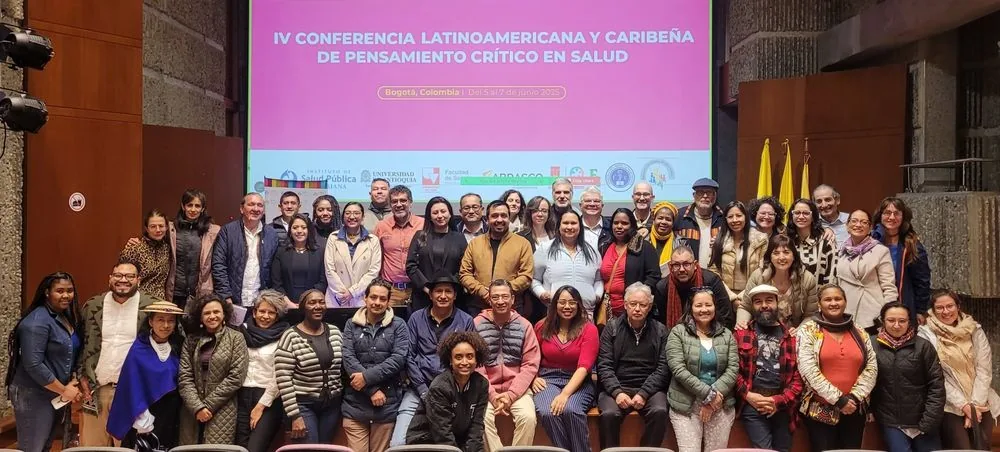 Con la red regional de pensamiento crítico en salud (CLACSO).