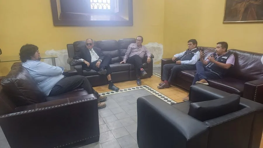 Diálogo con actores clave del sistema de salud.